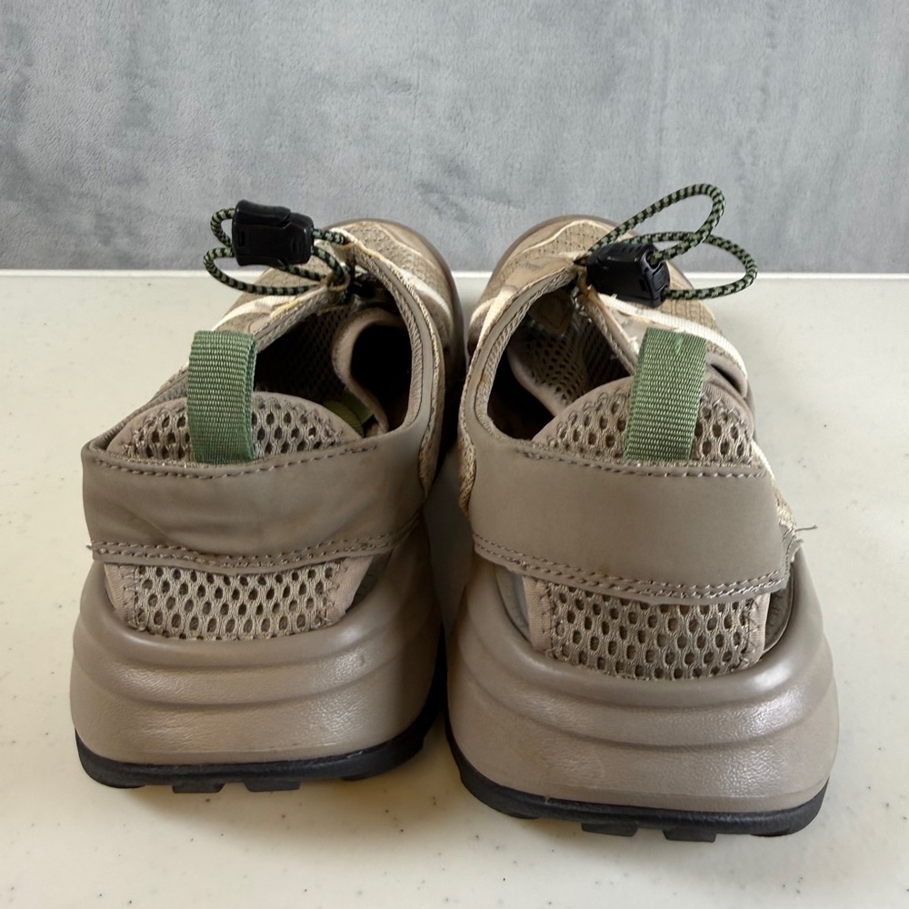 Teva Sandals Size 8.5 Womens Outflow CT Shoes Womens Tan Hiking Outdoor - Picture 3 of 9